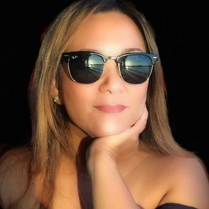 Meet your Posher, Rhoda